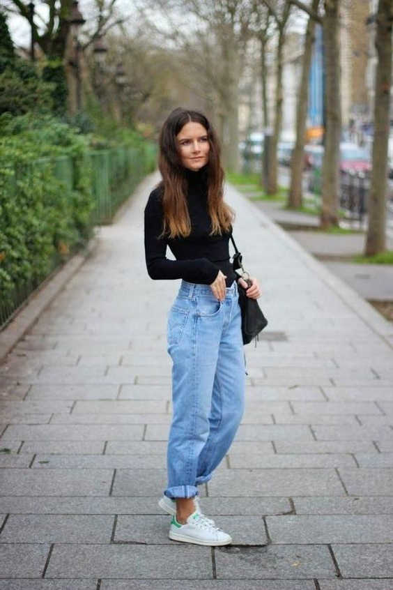 mom-jeans-and-turtleneck.jpg